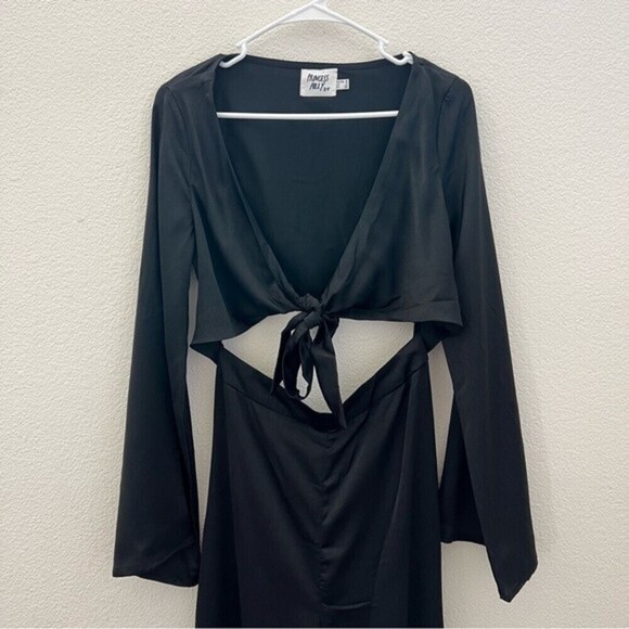Princess Polly Kali Cut Out Midriff Bell Sleeves Wide Leg Black Jumpsuit SZ 4 - Picture 5 of 16